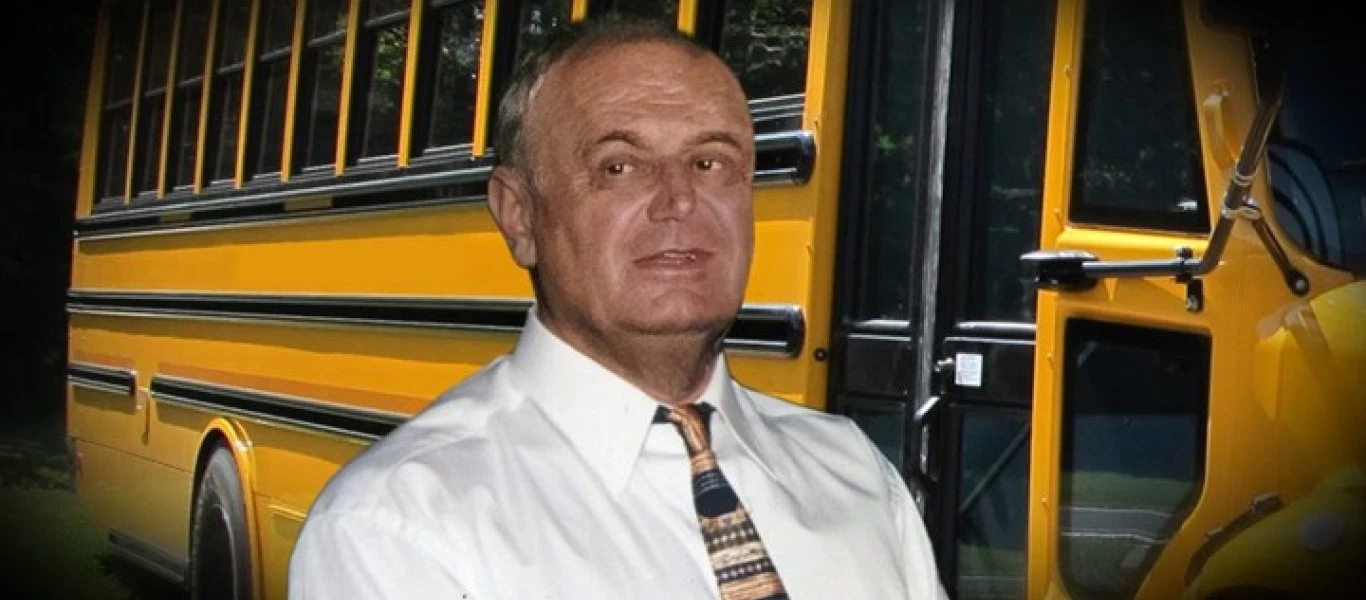 Νεκρός οδηγός σχολικού λεωφορείου στο Σούνιο - «Του άδειασαν τον τραπεζικό λογαριασμό» (βίντεο)